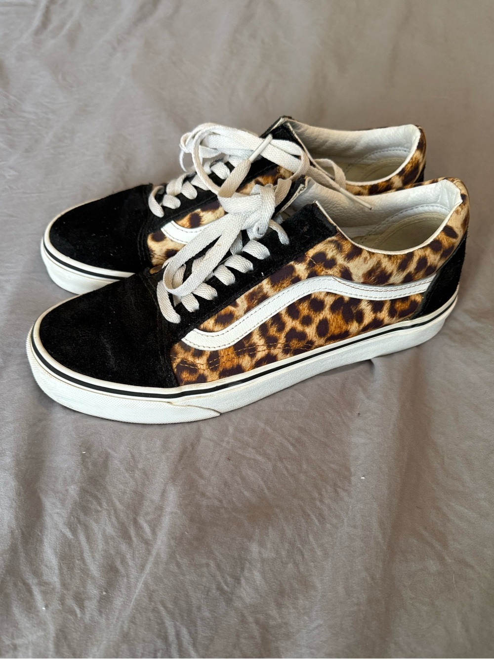 Vans Leopard Print Low-Top Sneakers with Black Suede size 8.5 (women’s)